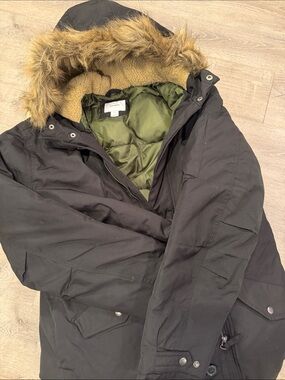 Old Navy Black Men's Puffer Parka with Faux Fur Trim and Olive Lining